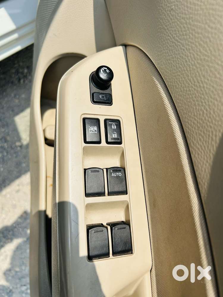 Maruti Suzuki Dzire Vxi Ags, 2015, Petrol