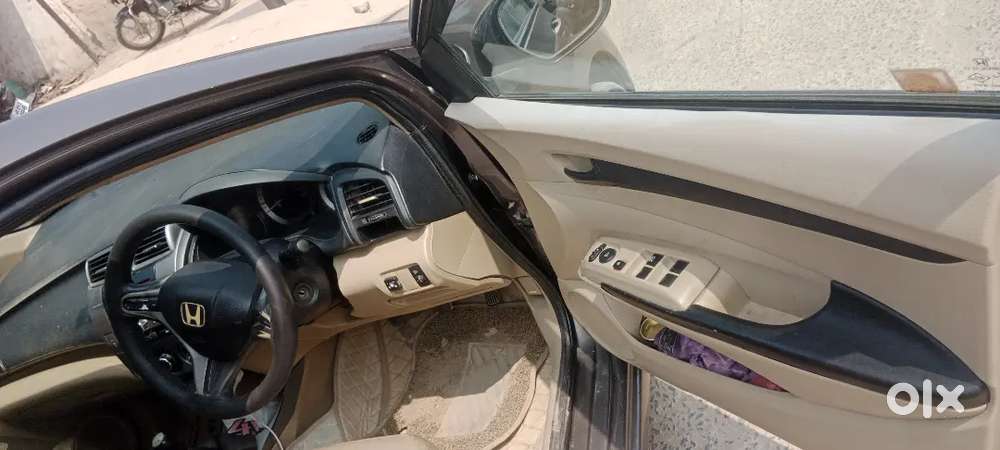 Honda City Petrol + Cng On Peper 2012 Modal