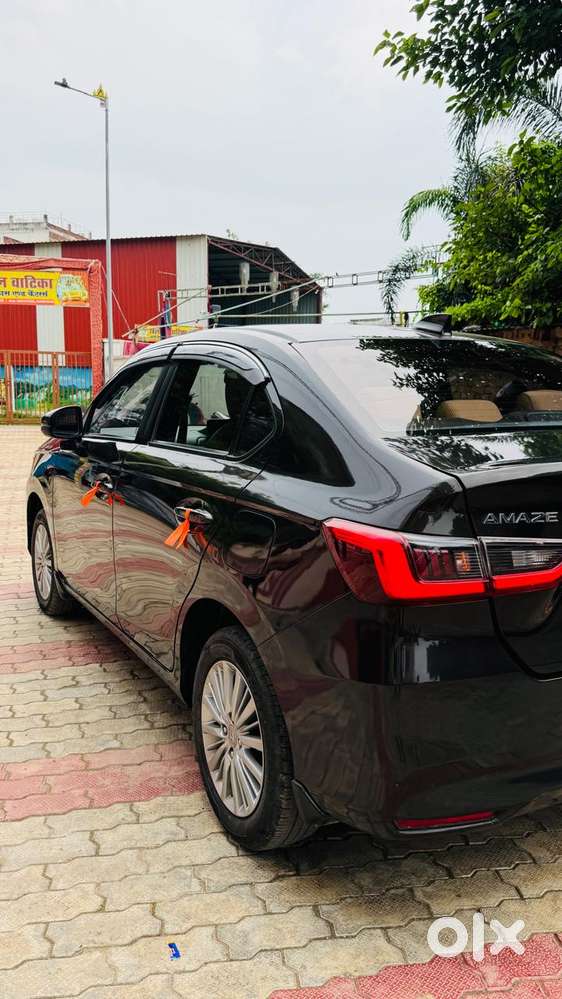 Honda Amaze 2nd Gen Vx, 2025, Petrol