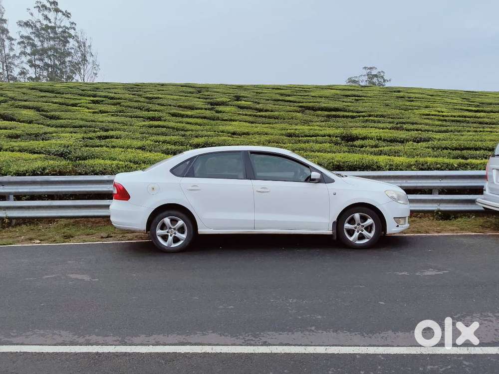Skoda Rapid Elegance 2013