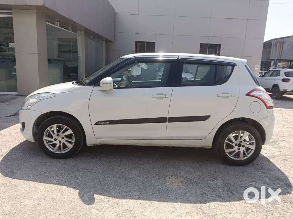 Maruti Suzuki Swift Vvt Zxi, 2013, Petrol