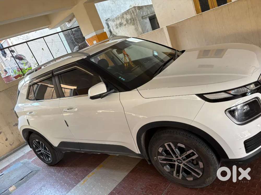 Hyundai Venue 1.5 Crdi Sx 2024 Diesel 29500 Km Driven