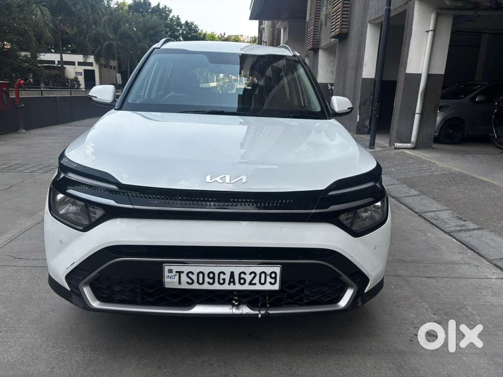 Kia Carens Petrol 2023