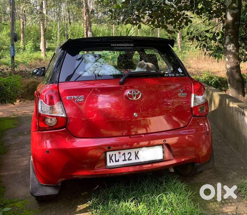 Etios Liva V Limited Sports Edition -dual Tone Red And Black