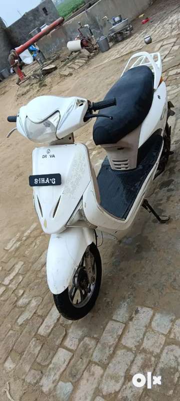 Oreva best sale scooty price