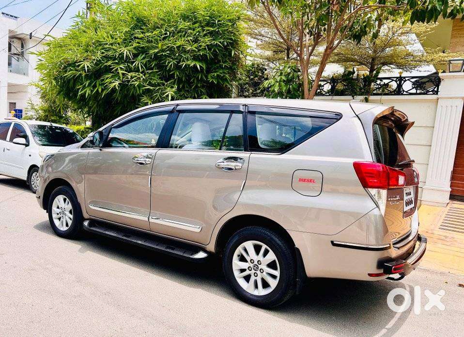 Toyota Innova Crysta 2.4 G Mt 8s, 2019, Diesel