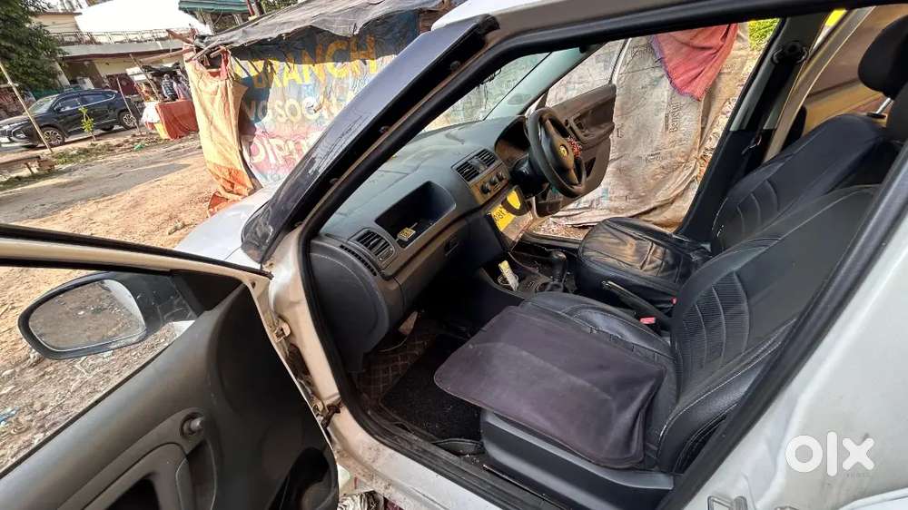 Urgent Sell Skoda Fabia 2011 Petrol 130000 Km Driven