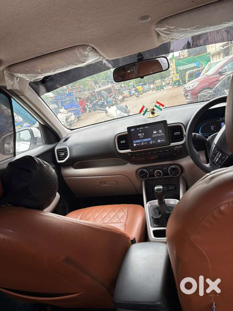 Hyundai Venue 2022 Petrol Well Maintained