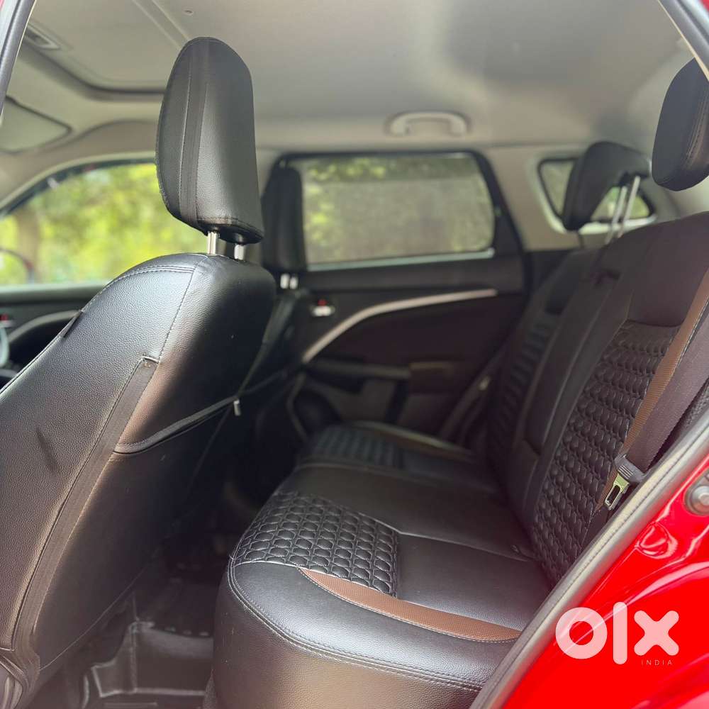 Maruti Suzuki Brezza 1.5 Zxi At Smart Hybrid Dual Tone, 2023, Petrol