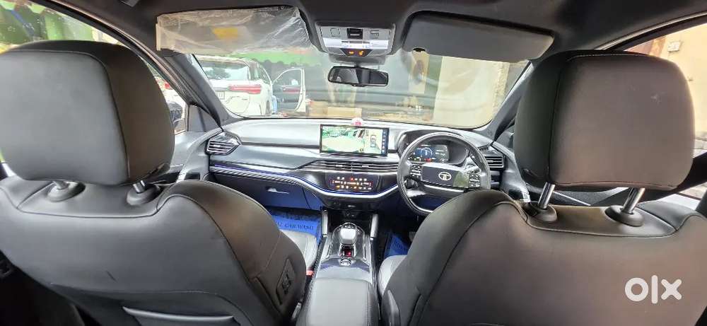 Tata Safari Dark Edition At 2025