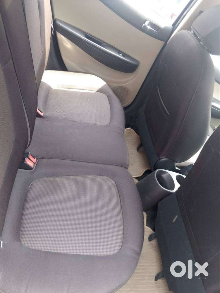 Hyundai I20 Sportz 2013 Petrol Well Maintained