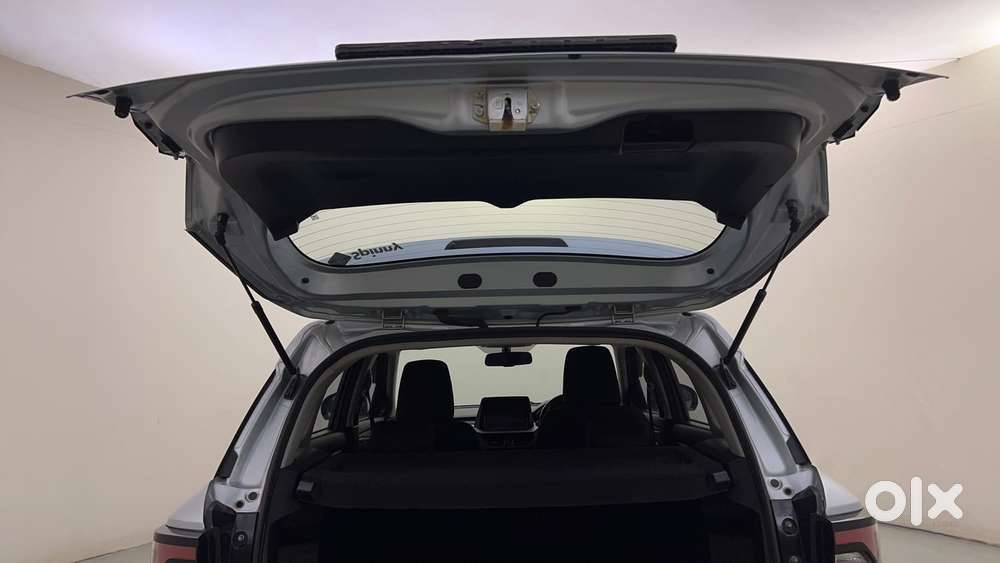 Maruti Suzuki Brezza Zxi Plus At, 2022, Petrol