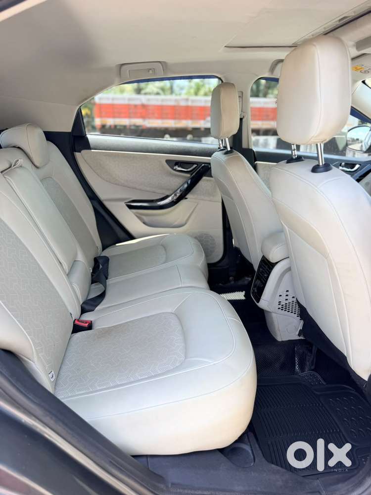 Tata Nexon 1.2 Revotron Xza Plus Dualtone, 2022, Petrol