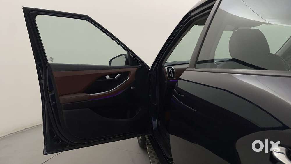 Hyundai Alcazar 2.0 Signature (o) Petrol At 6 Str, 2022, Petrol