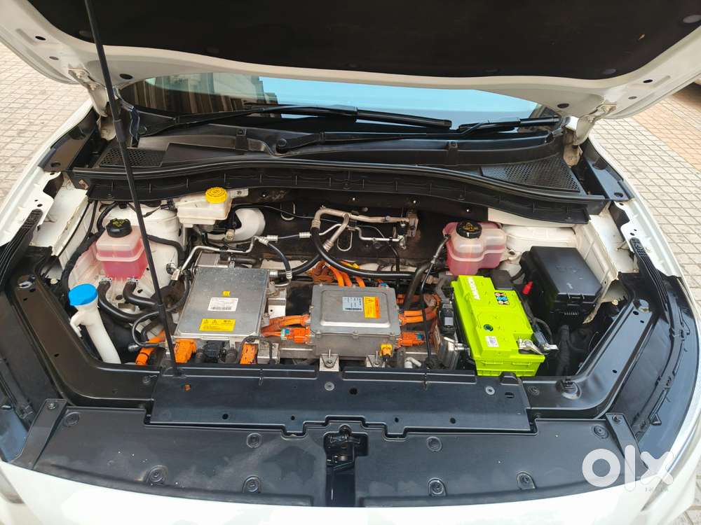 Mg Zs Ev Exclusive Iconic Ivory, 2022, Electric