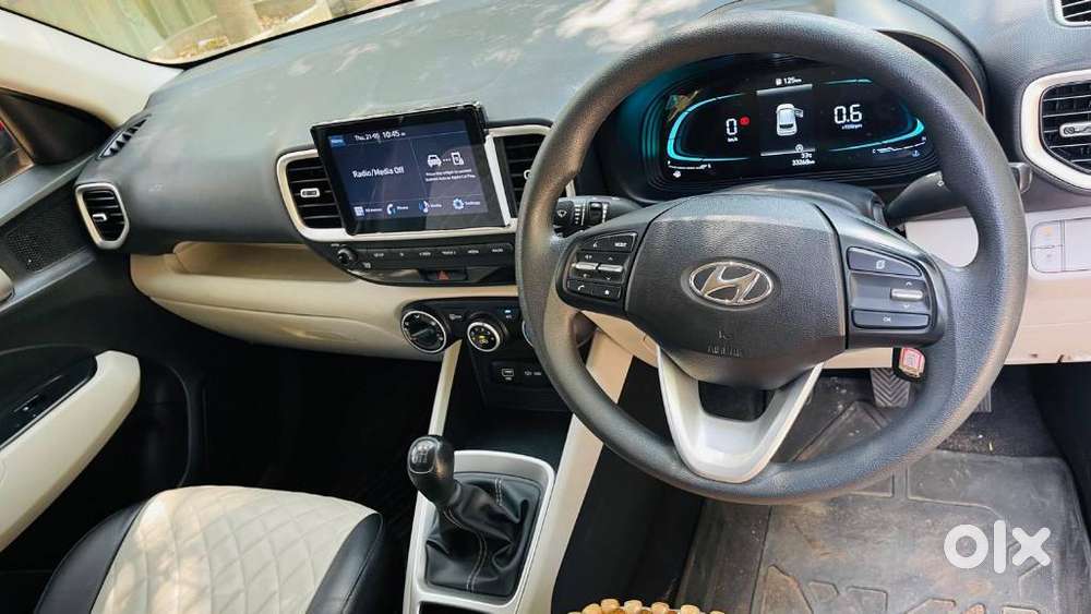 Hyundai Venue, 2023, Petrol