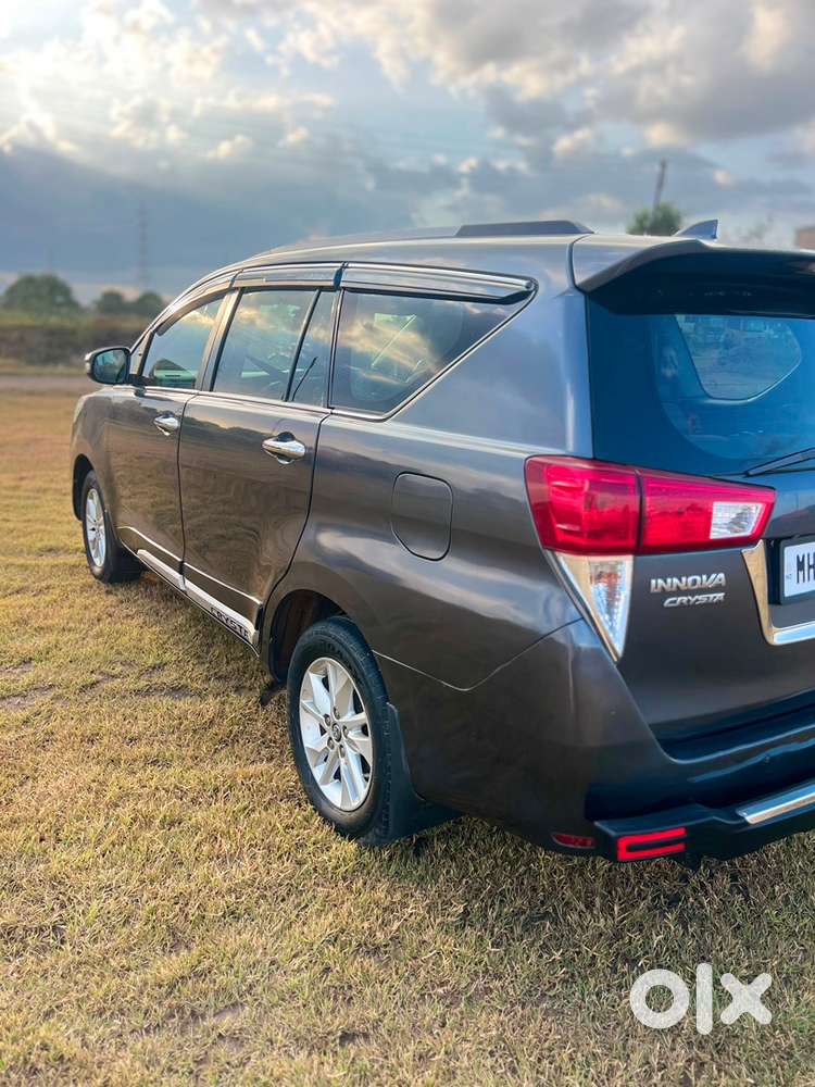 Toyota Innova Crysta 2.4 V 2018