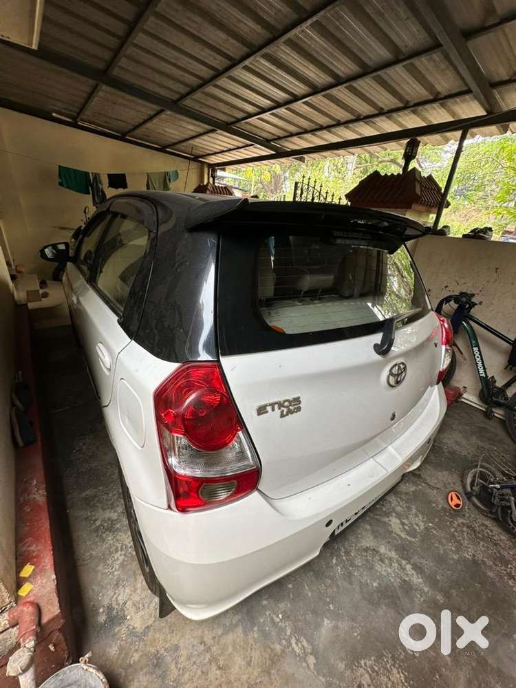 Toyota Etios Liva 2017 Petrol Well Maintained