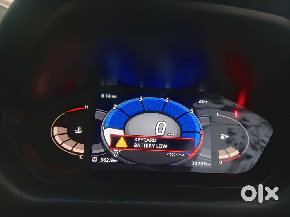 Nissan Magnite 1.0 Xv Premium, 2022, Petrol