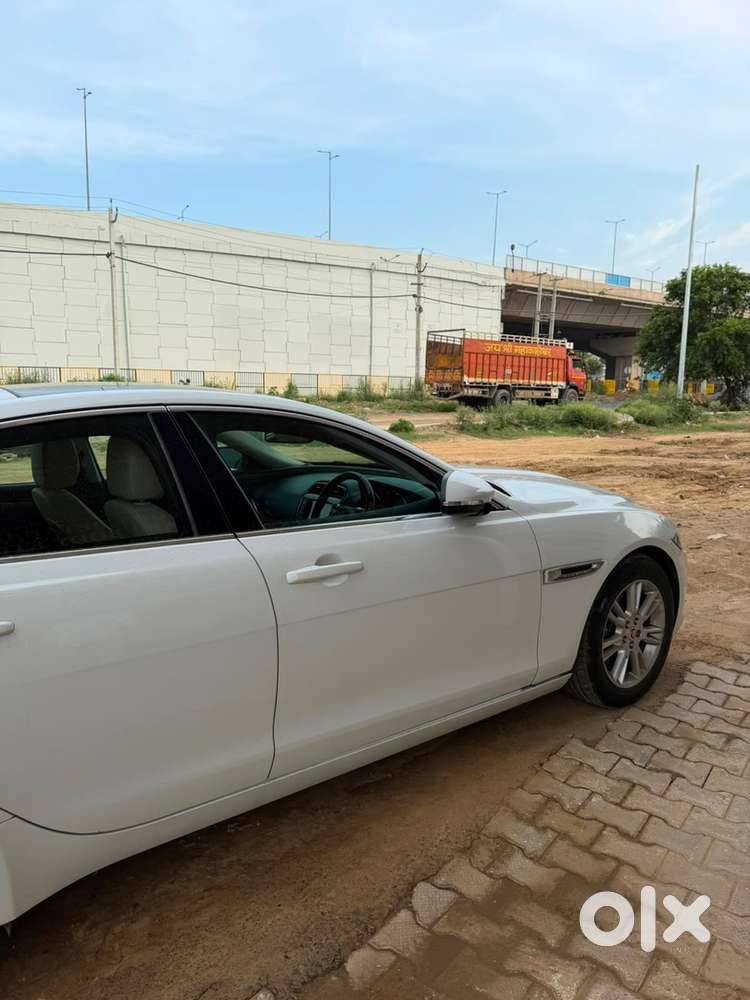 Jaguar Xe Diesel 13000 Km Driven