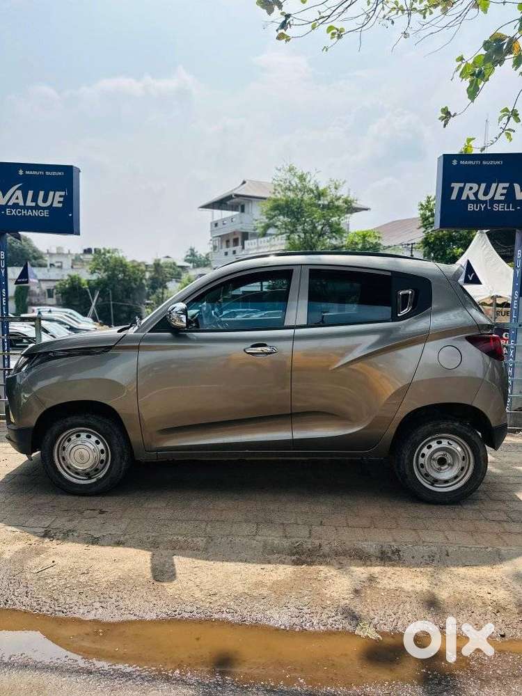 Mahindra Kuv 100, 2017