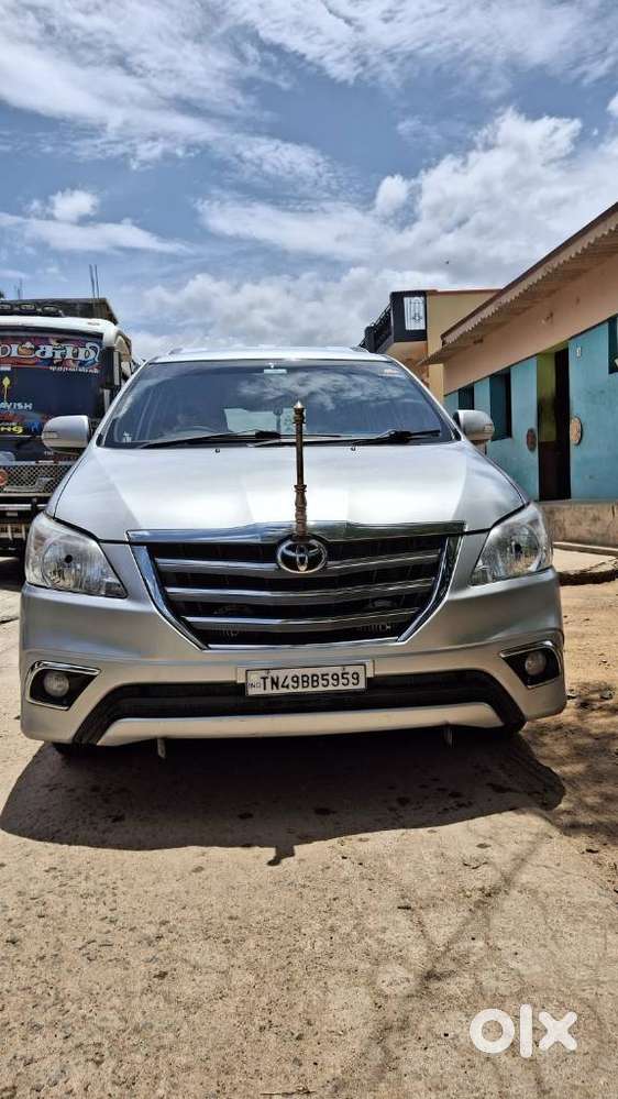Toyota Innova 2.5 G (diesel) 8 Seater Bs Iv, 2014, Diesel