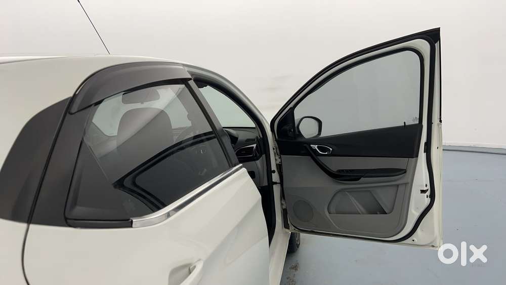Tata Tiago 1.2 Revotron Xz Plus, 2020, Petrol