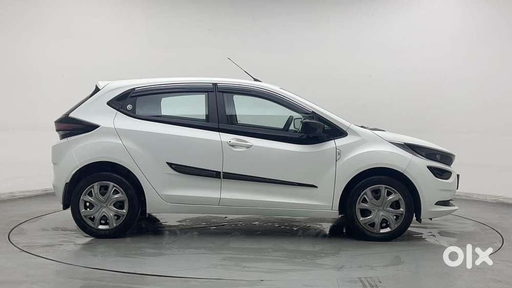 Tata Altroz 1.2 Xm, 2023, Petrol
