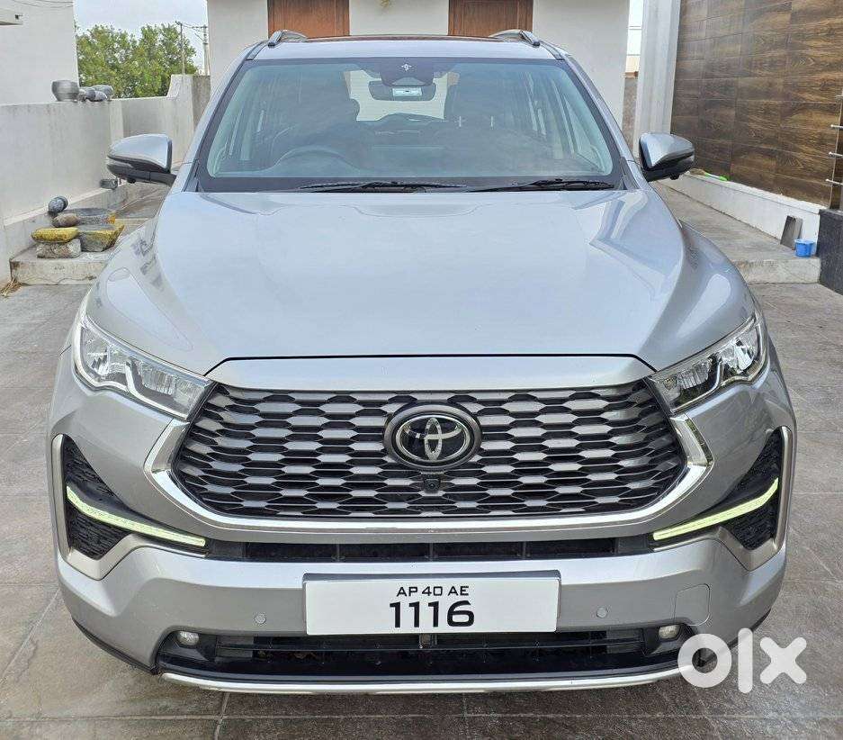 Toyota Innova Hycross 2.0 Zx (o) Hybrid 7 Str, 2023, Petrol