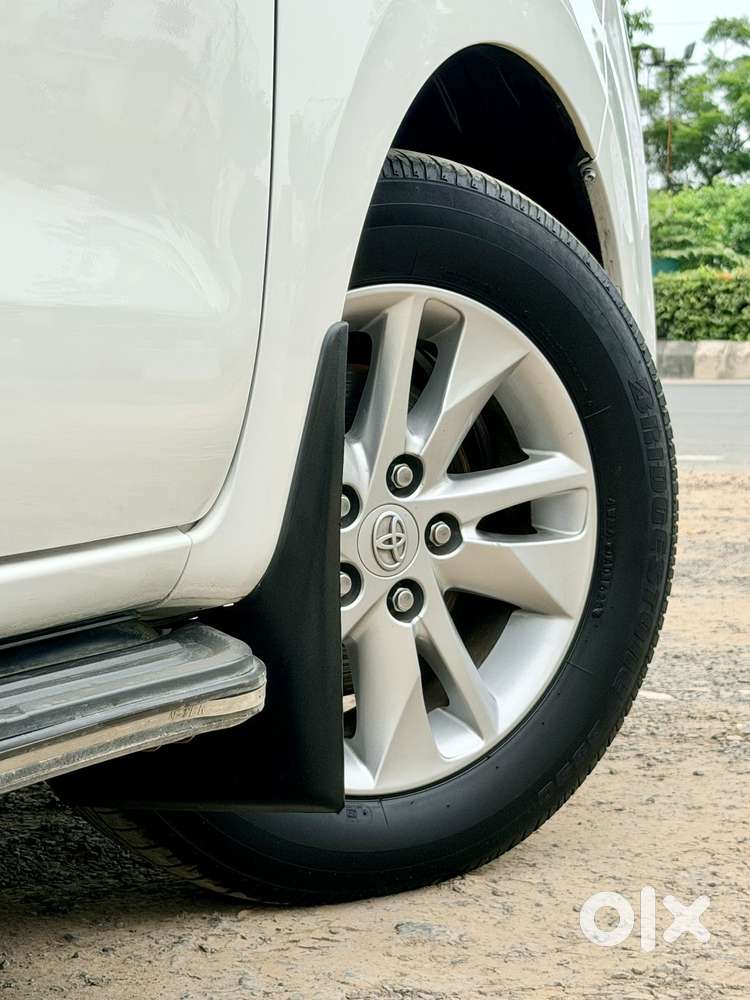 Toyota Innova Crysta 2.4 G Mt 7 Str, 2023, Diesel