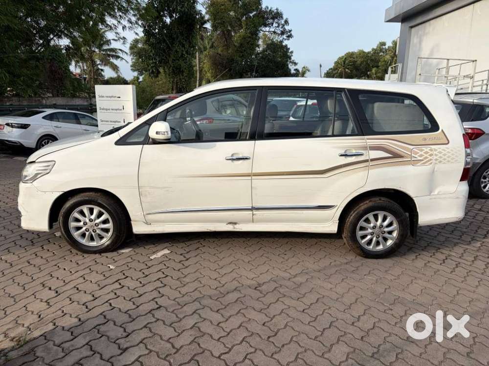 Toyota Innova 2.5 Zx Diesel 7 Seater Bsiii, 2014, Diesel
