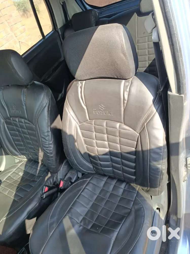 3 Onor
Petrol  + Lpg
Ac Chalu 
Tyre 70% 
Music System
Final 145