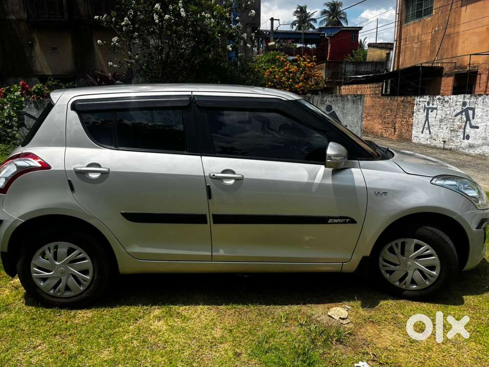 Maruti Suzuki Swift 2017 Petrol Manual Lifetime Tax