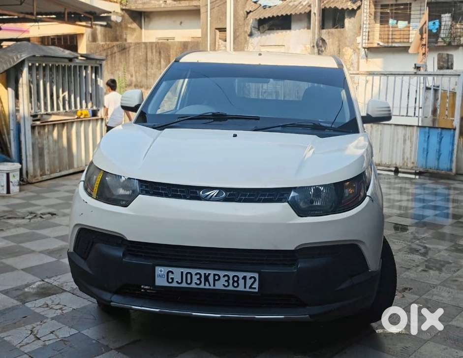 Mahindra Kuv 100 2018 Petrol