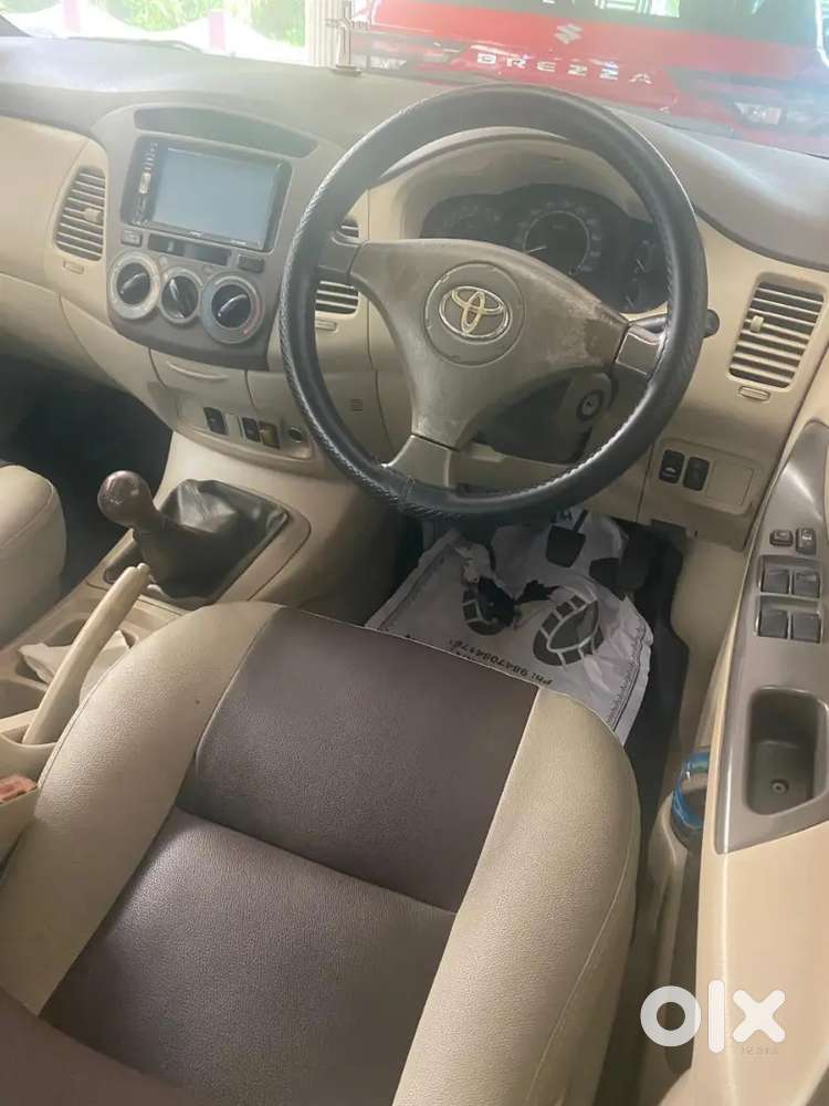 Toyota Innova Petrol 2005