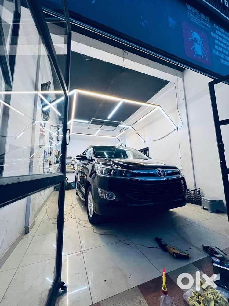 Toyota Innova Crysta 2017 Diesel Well Maintained