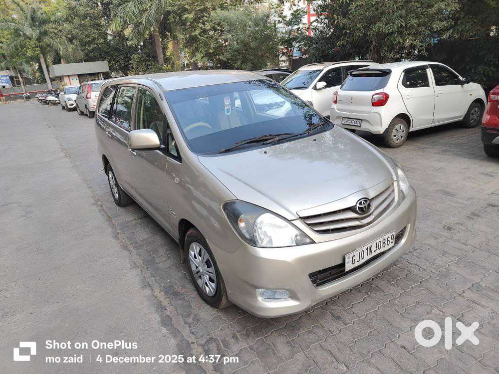 Toyota Innova 2.5 G (diesel) 8 Seater, 2011, Diesel