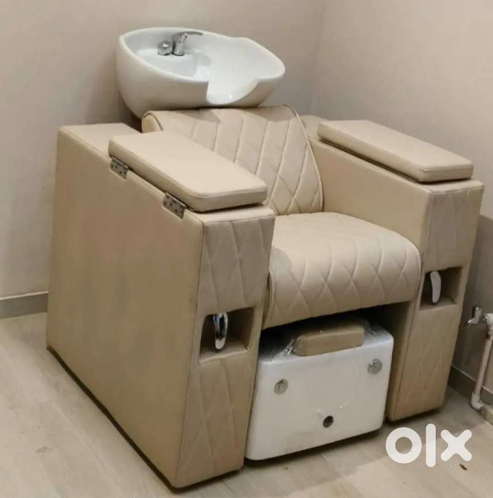 Salon chair
