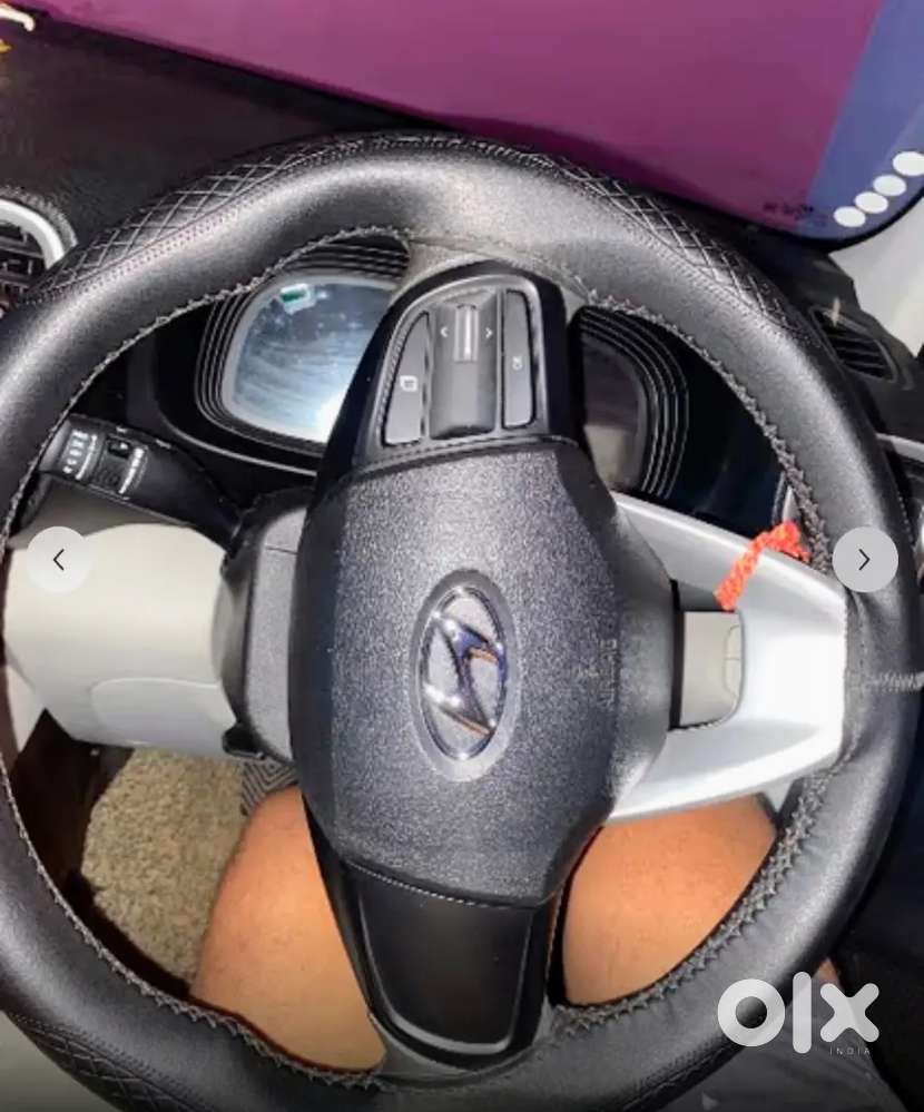 Hyundai Venue 2025 Petrol 6700 Km Driven