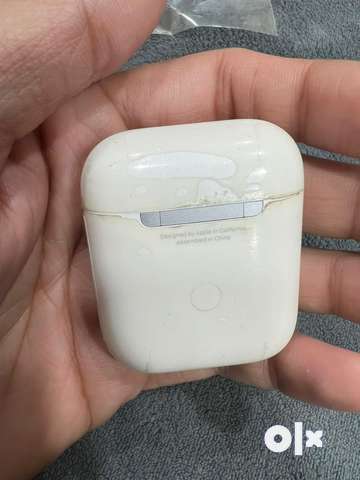 Apple charging case online airpods 2