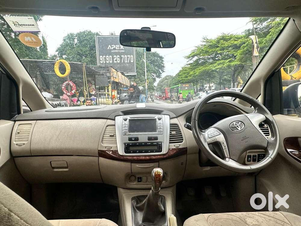 Toyota Innova 2.5 Vx (diesel) 8 Seater Bs Iv, 2012, Diesel