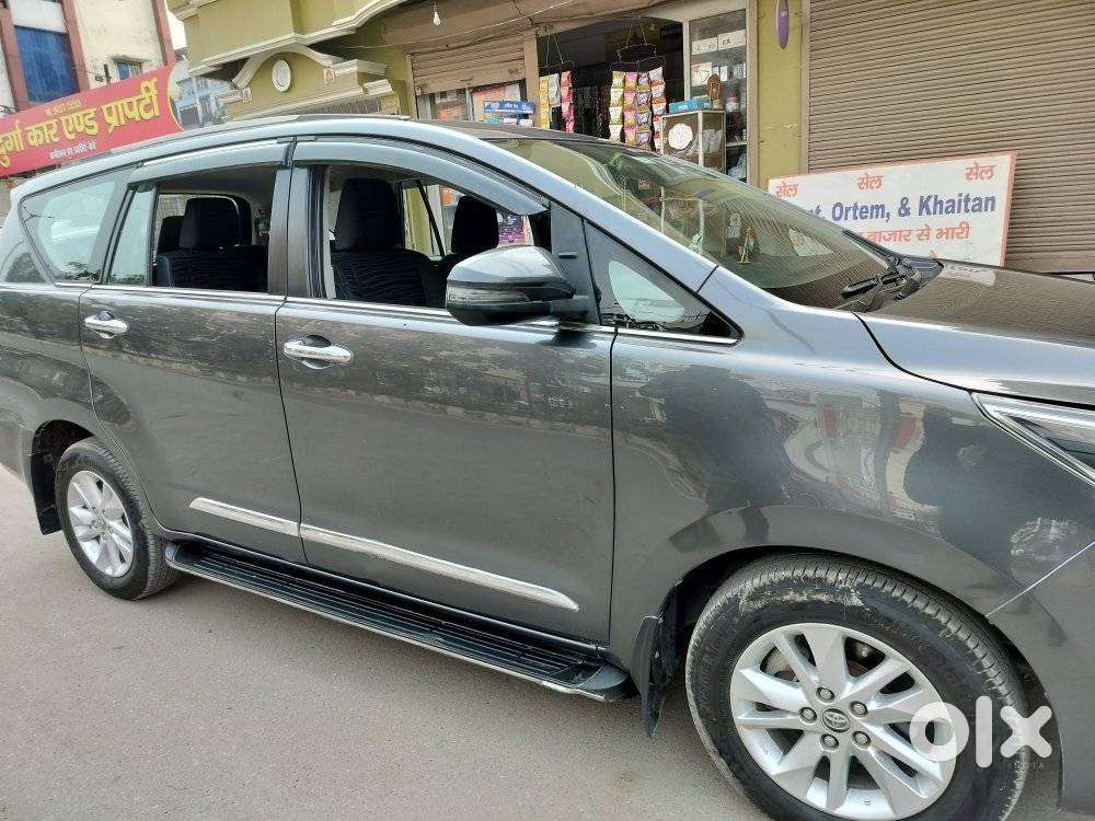 Toyota Innova Crysta