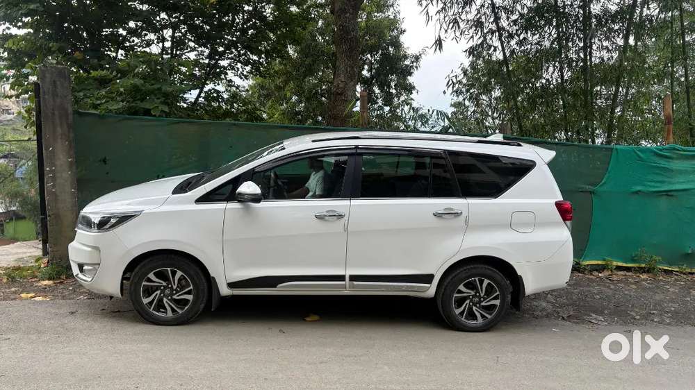 Toyota Innova Crysta 2.4v 2023