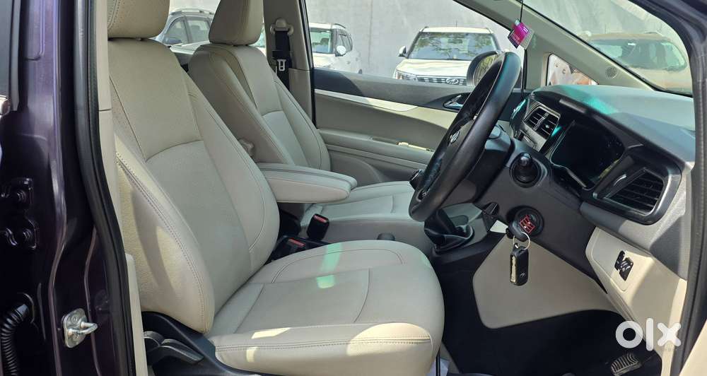 Mahindra Marazzo M8, 2018, Diesel