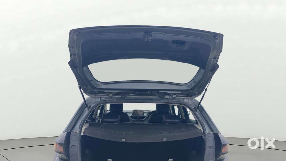 Tata Altroz 1.2 Xza Plus, 2022, Petrol