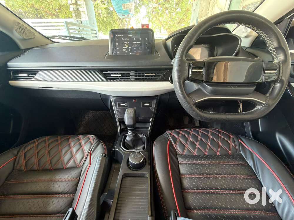 Tata Curvv Pure Plus S 1.2 Revotron Petrol 6mt, 2025, Petrol