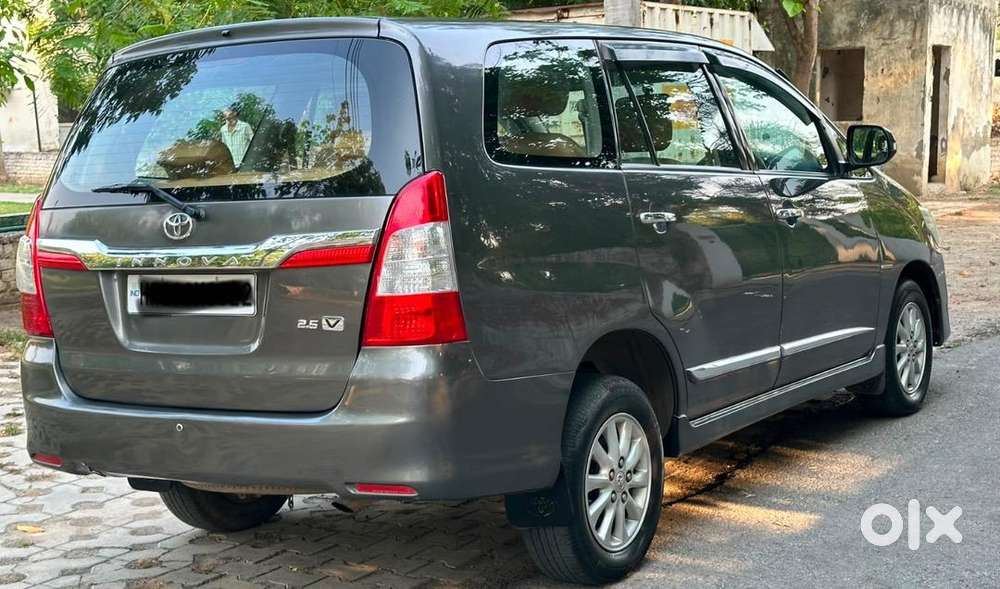 Toyota Innova 2014 Diesel 133000 Km Driven