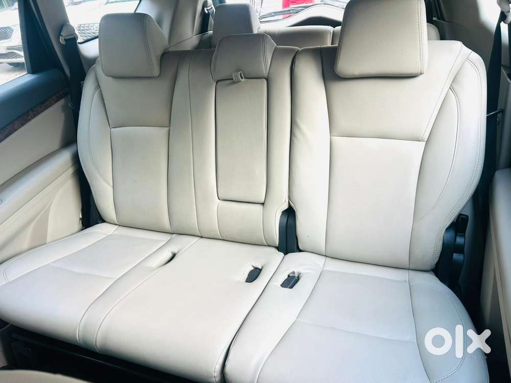 Mahindra Marazzo M6, 2018, Diesel