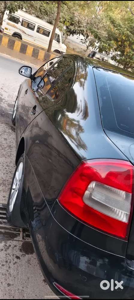 Rr Khatam Hae 5 Tyre Button .. Chillar Kaam Haee