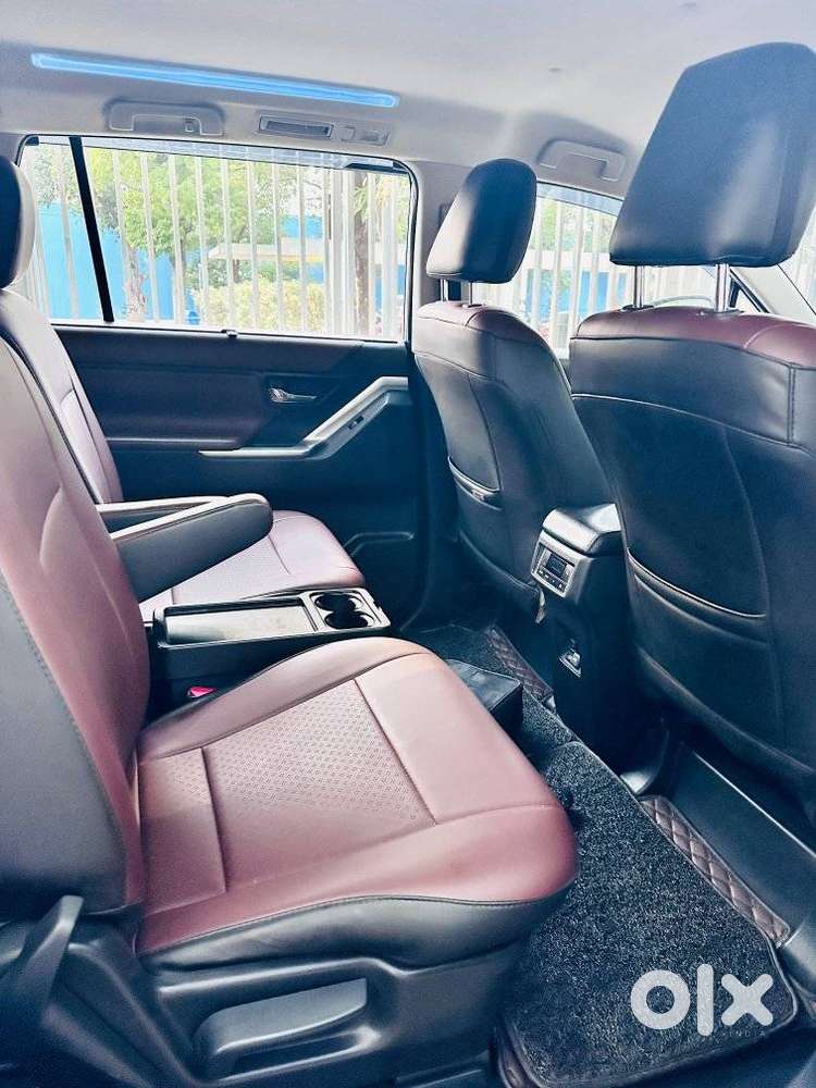 Toyota Innova Hycross 2.0 Vx Hybrid 7 Str, 2023, Petrol